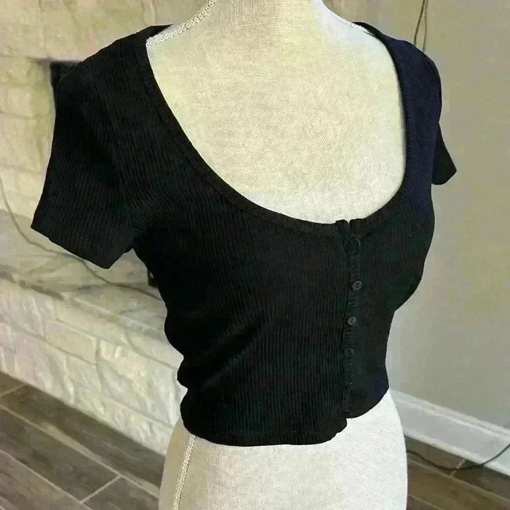 H&M black crop top- small